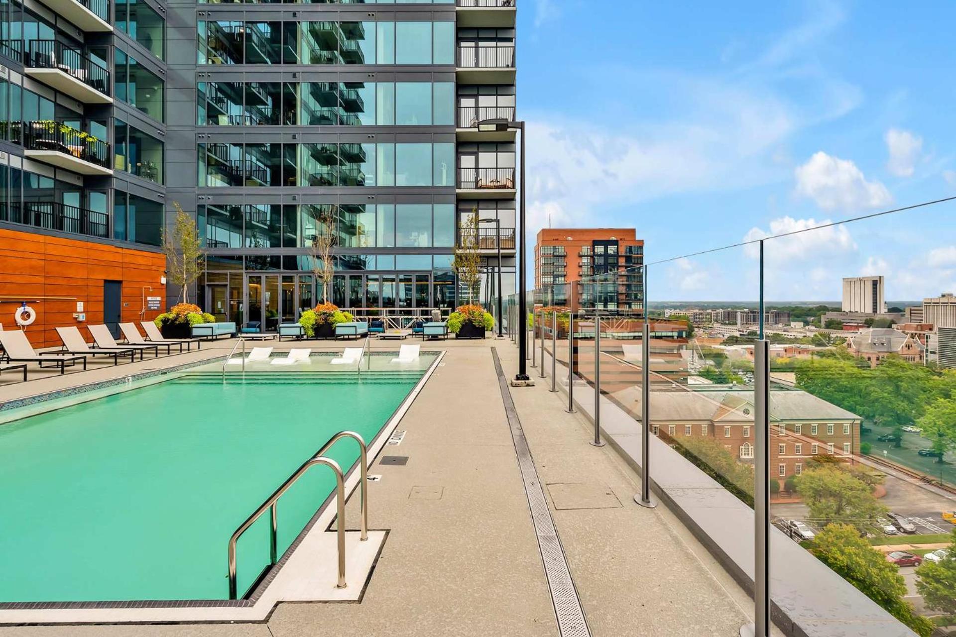 High-Rise Apt Raleigh Free Parking & Sunset View 1 Εξωτερικό φωτογραφία