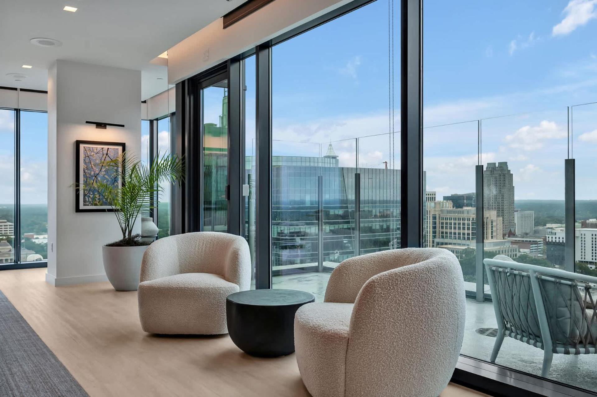 High-Rise Apt Raleigh Free Parking & Sunset View 1 Εξωτερικό φωτογραφία