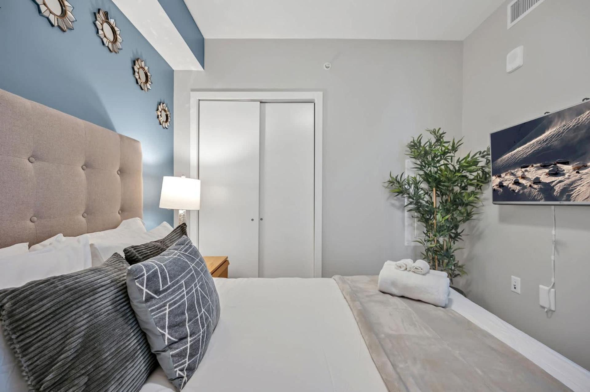 High-Rise Apt Raleigh Free Parking & Sunset View 1 Εξωτερικό φωτογραφία