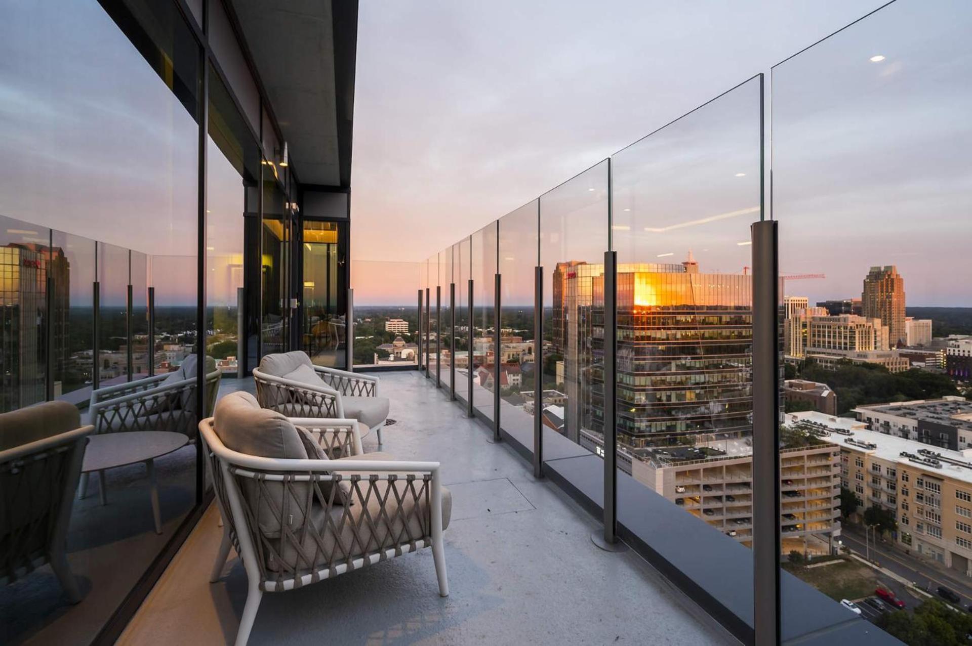 High-Rise Apt Raleigh Free Parking & Sunset View 1 Εξωτερικό φωτογραφία