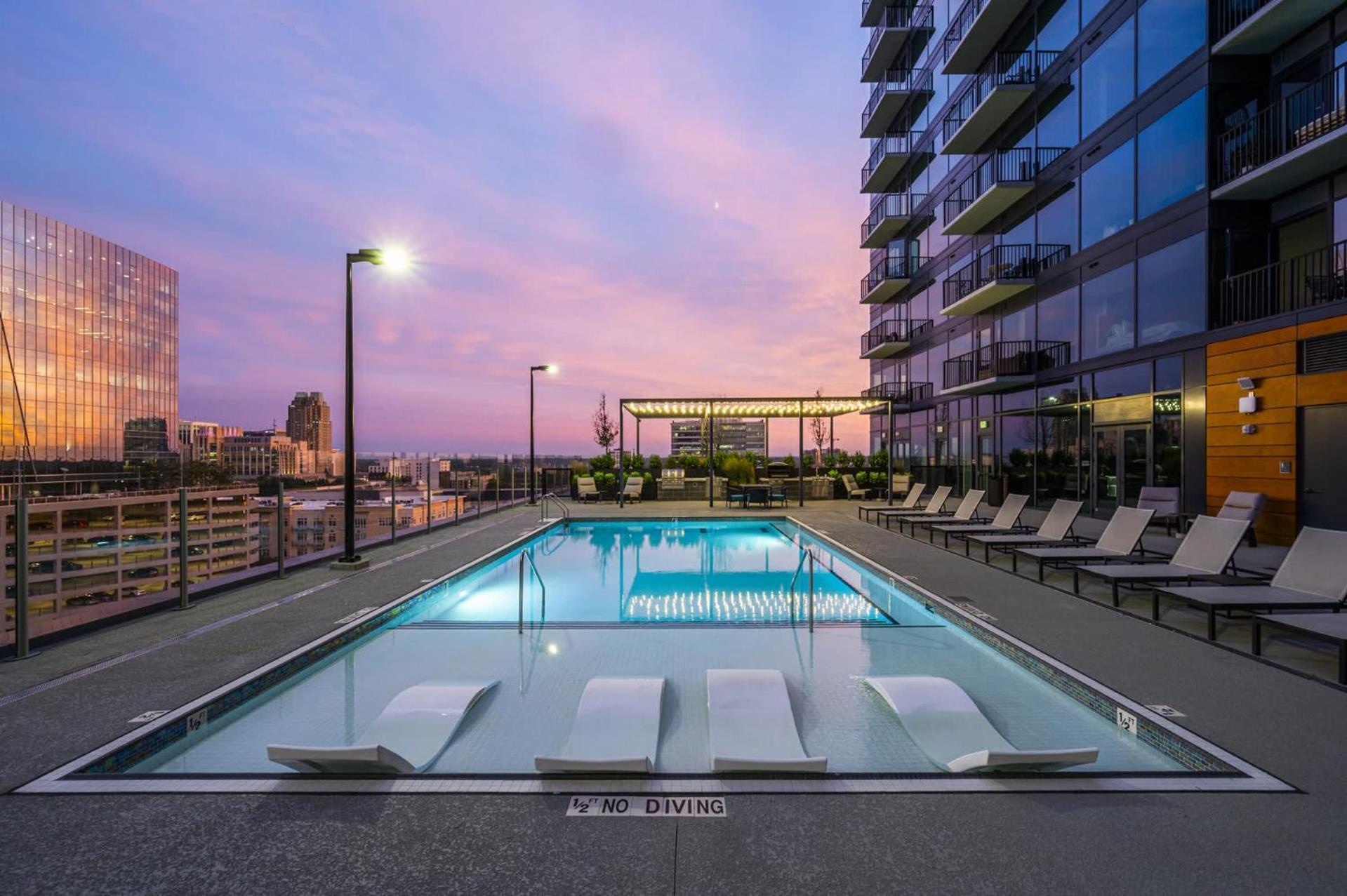 High-Rise Apt Raleigh Free Parking & Sunset View 1 Εξωτερικό φωτογραφία